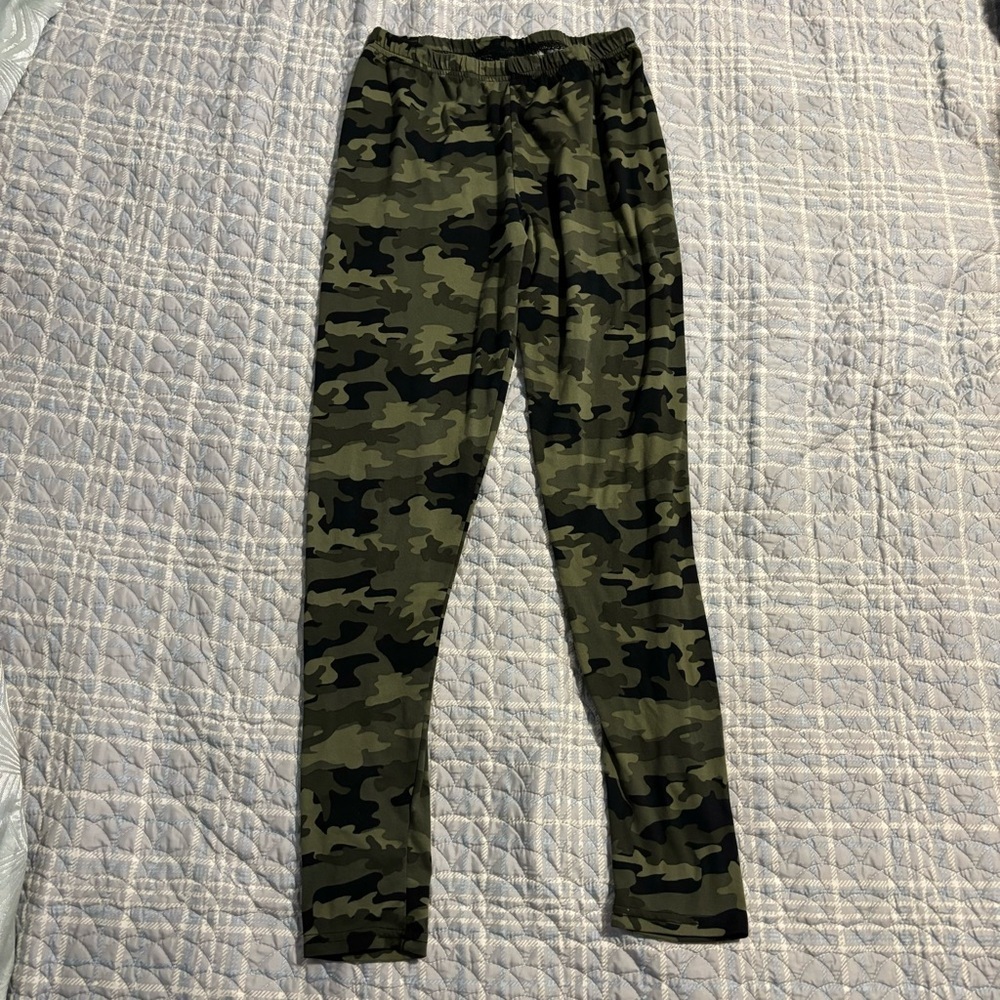 Camo Kids Leggings, size M